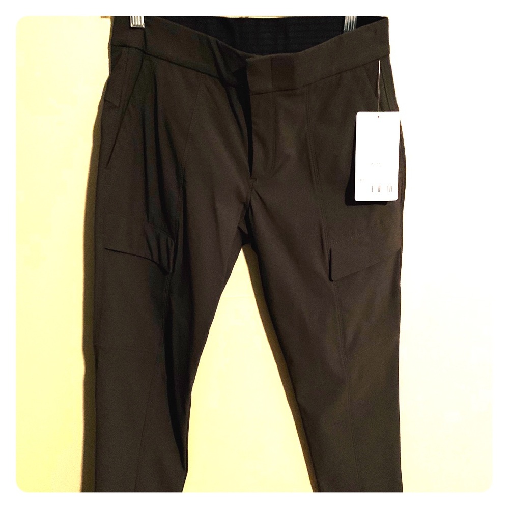 Athleta Wander utility pant - color Olive green